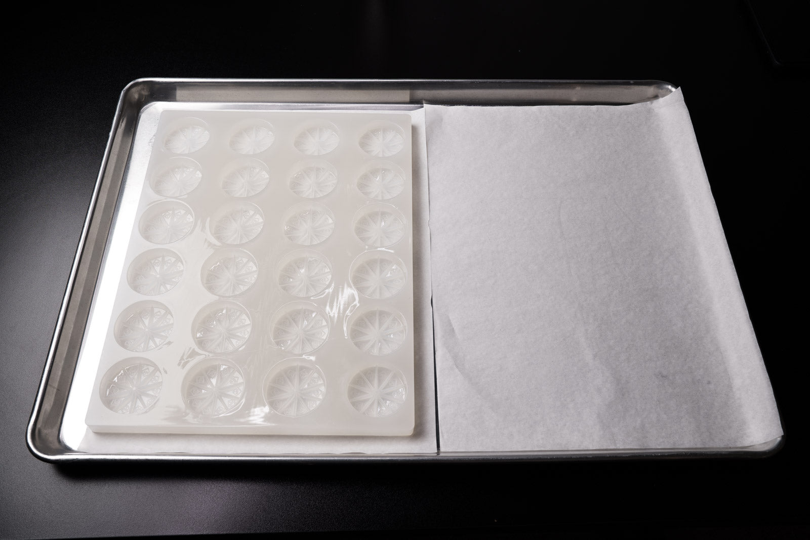 20mL Multidose Round Candy Depositor Mold - CO, FL, NM, OH THC Symbol - 24 Cavities - 24286