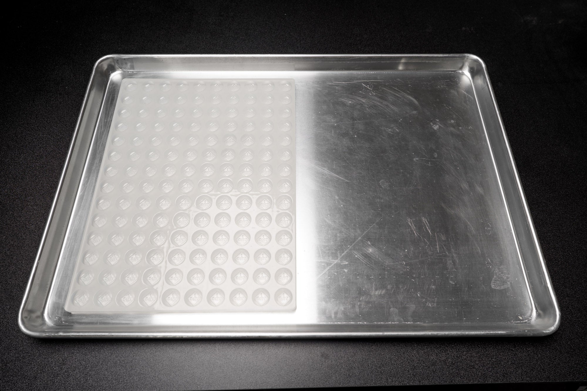 3mL Round Candy Depositor Mold - CO, FL, NM, OH THC Symbol - 140 Cavities - 23576