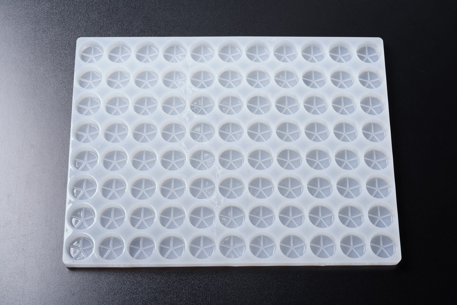 8.8mL Multidose™ Round Candy Depositor Mold - 88 Cavities - 24391