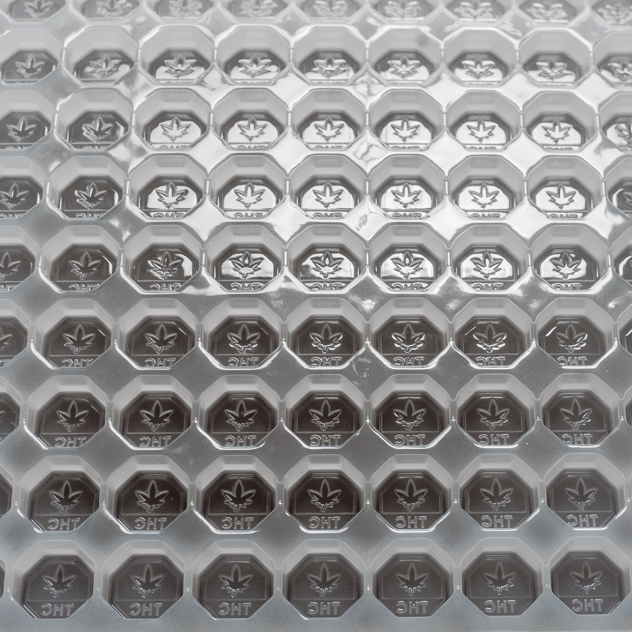 OCTAGON THC CANDY MOLD - 5.0cc CANADA THC SYMBOL 108 CAVITY PLATINUM SILICONE FOOD GRADE MOLD PS53 - Bold Maker