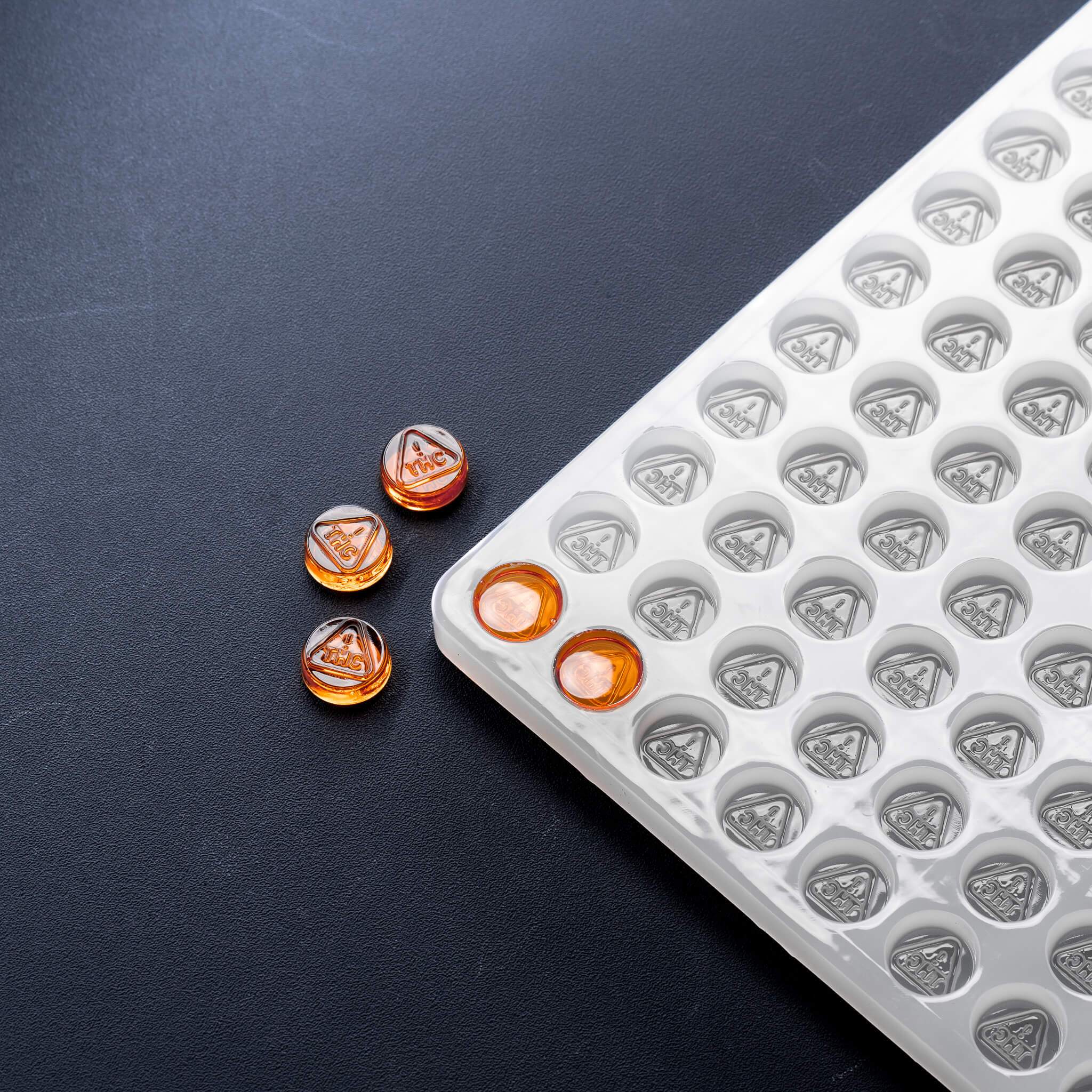 3mLCircleCandyDepositorMoldNevadaTHCSymbol154Cavities100PercentPlatinumSiliconeOrangeGummies