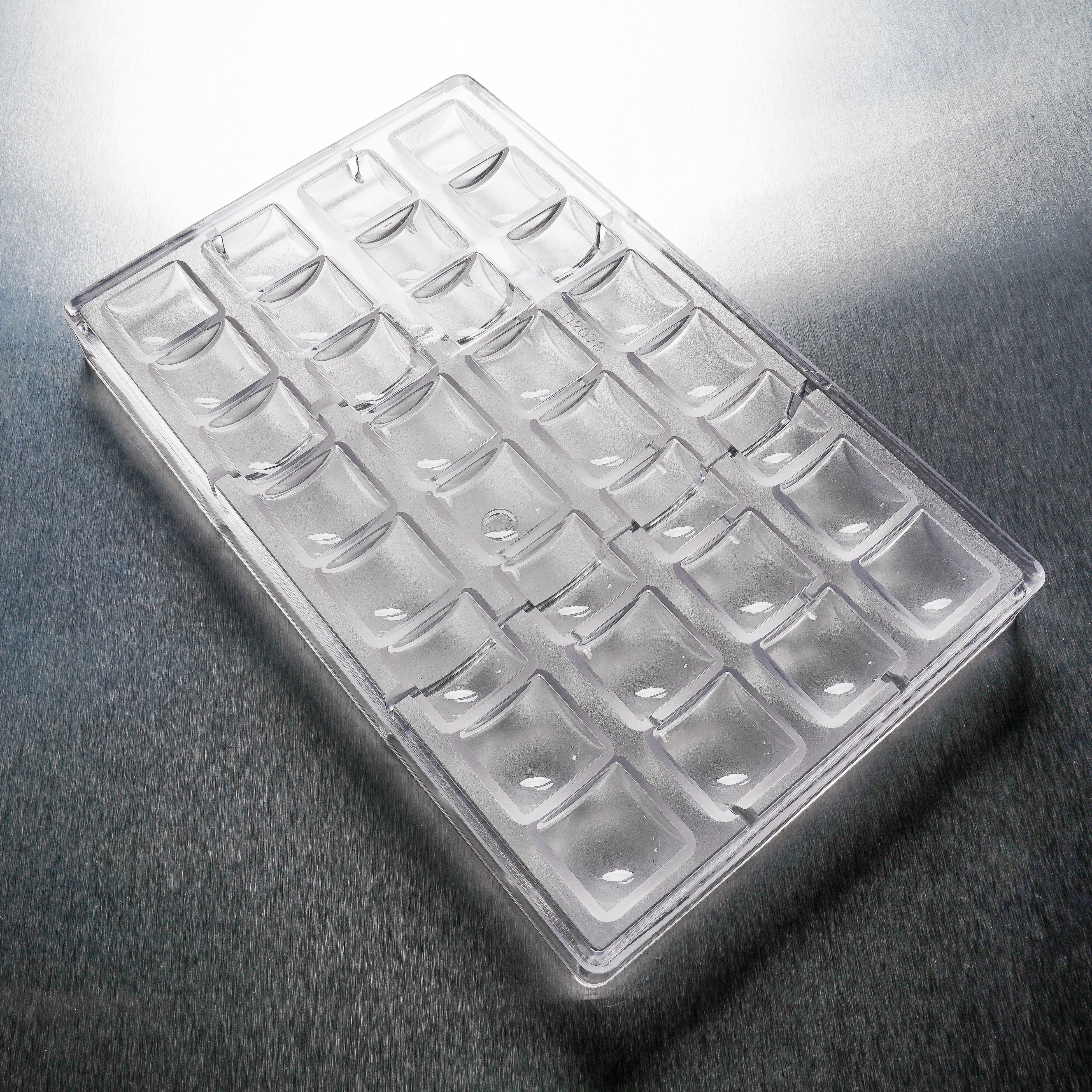 8.5mL Square Dome Chocolates Mold - 32 Cavities - 22874