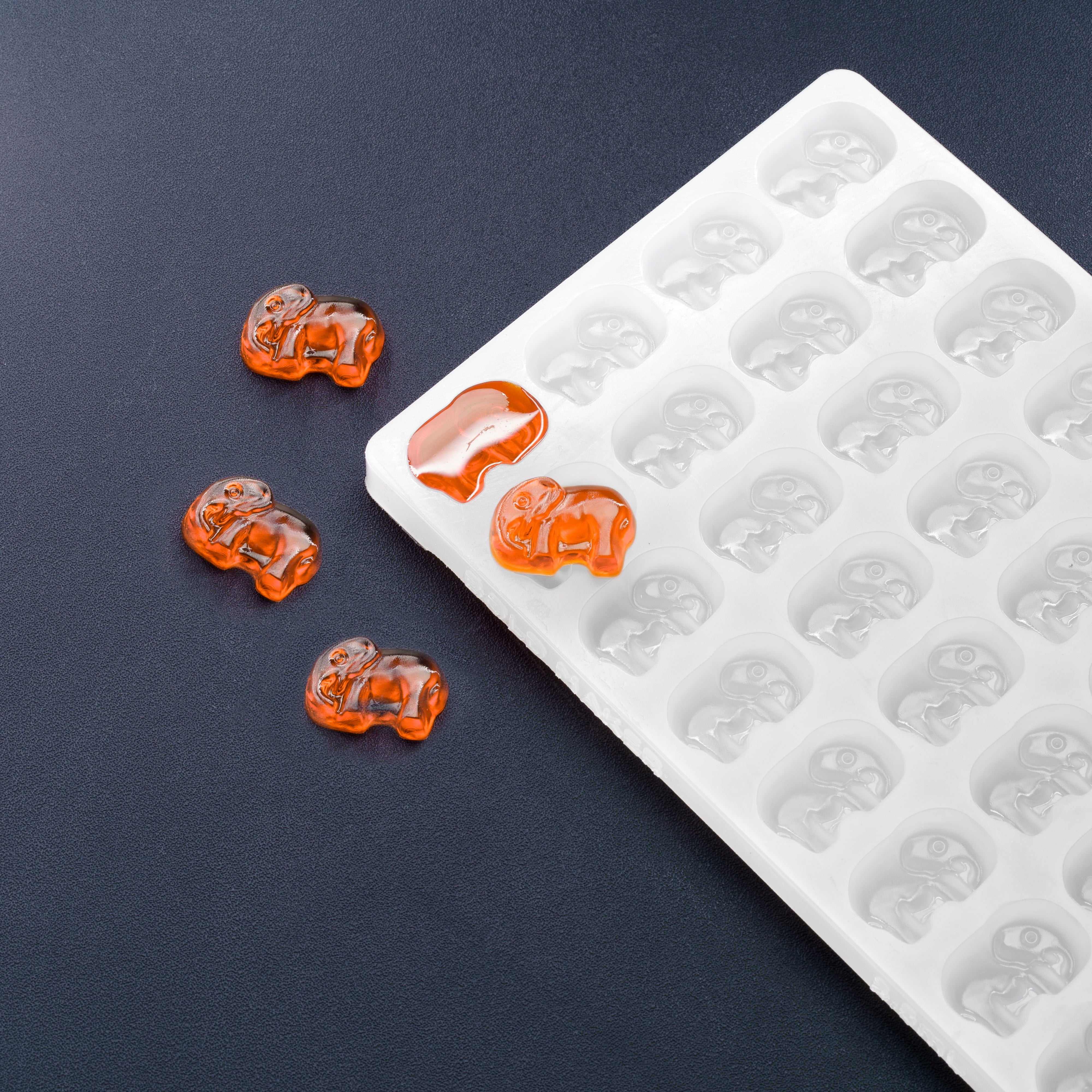 2.5mL Elephant Candy Depositor Mold - 32 Cavities - 22554