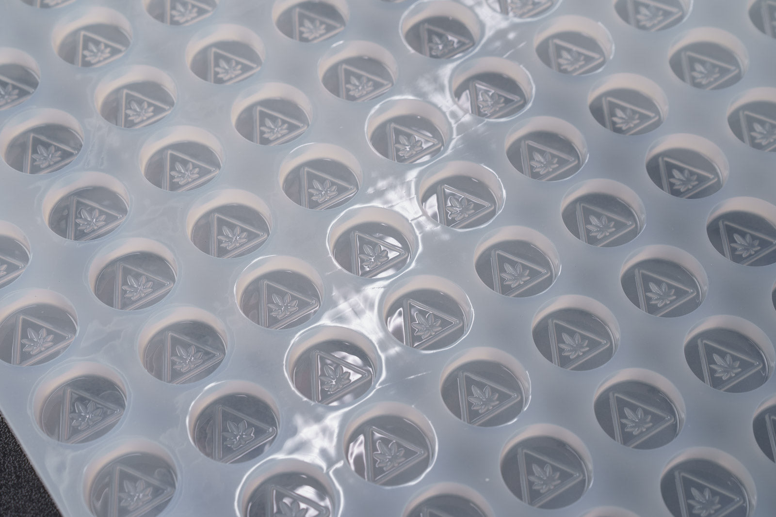 2mL Round Candy Depositor Mold - New Jersey THC Symbol - 165 Cavities - 24428