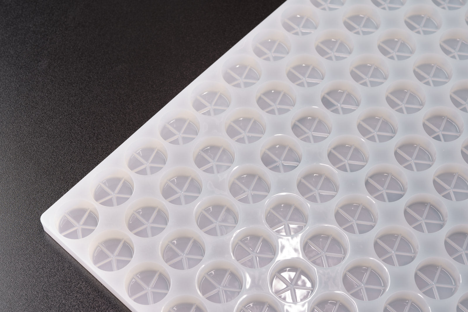 8.8mL Multidose Round Candy Depositor Mold - 88 Cavities - 24391