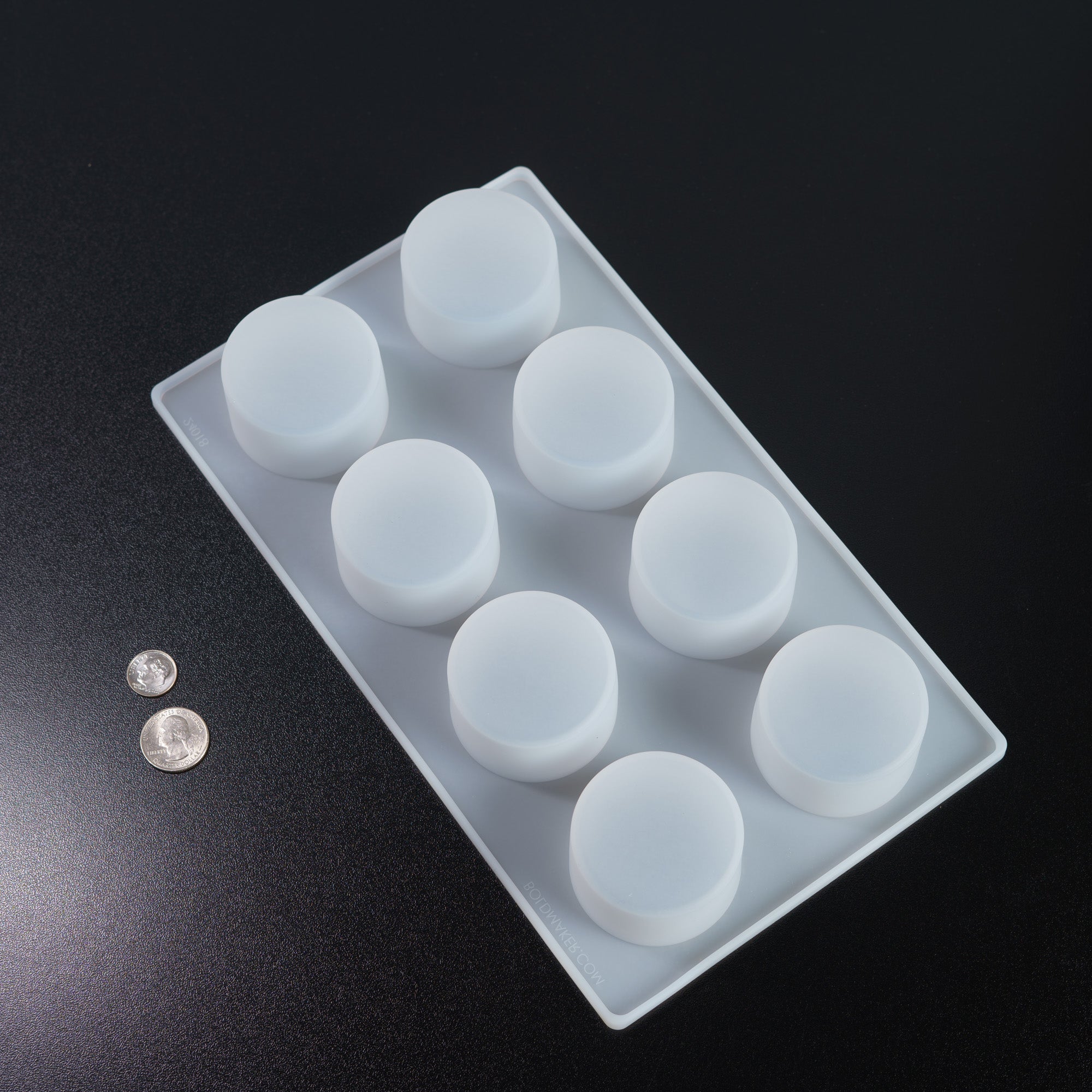 85mL Large Round Puck Mold - 8 Cavities - 24018