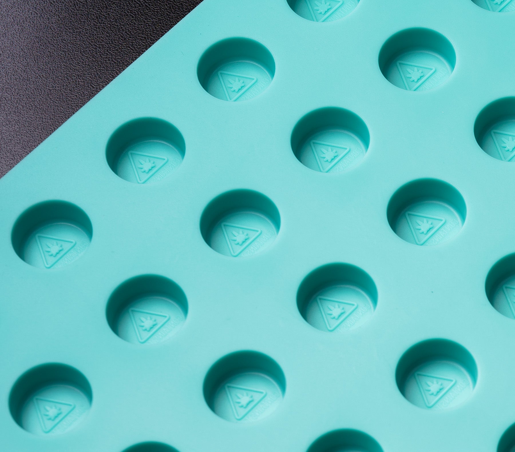 4mL Circle UltraFlex Depositor Mold - MA, ME, RI, VT - 100 Cavities - 24214