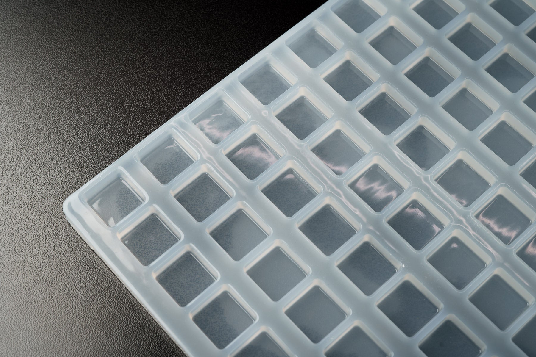 2.5mL Rounded Square Candy Depositor Mold - 170 Cavities - 24228