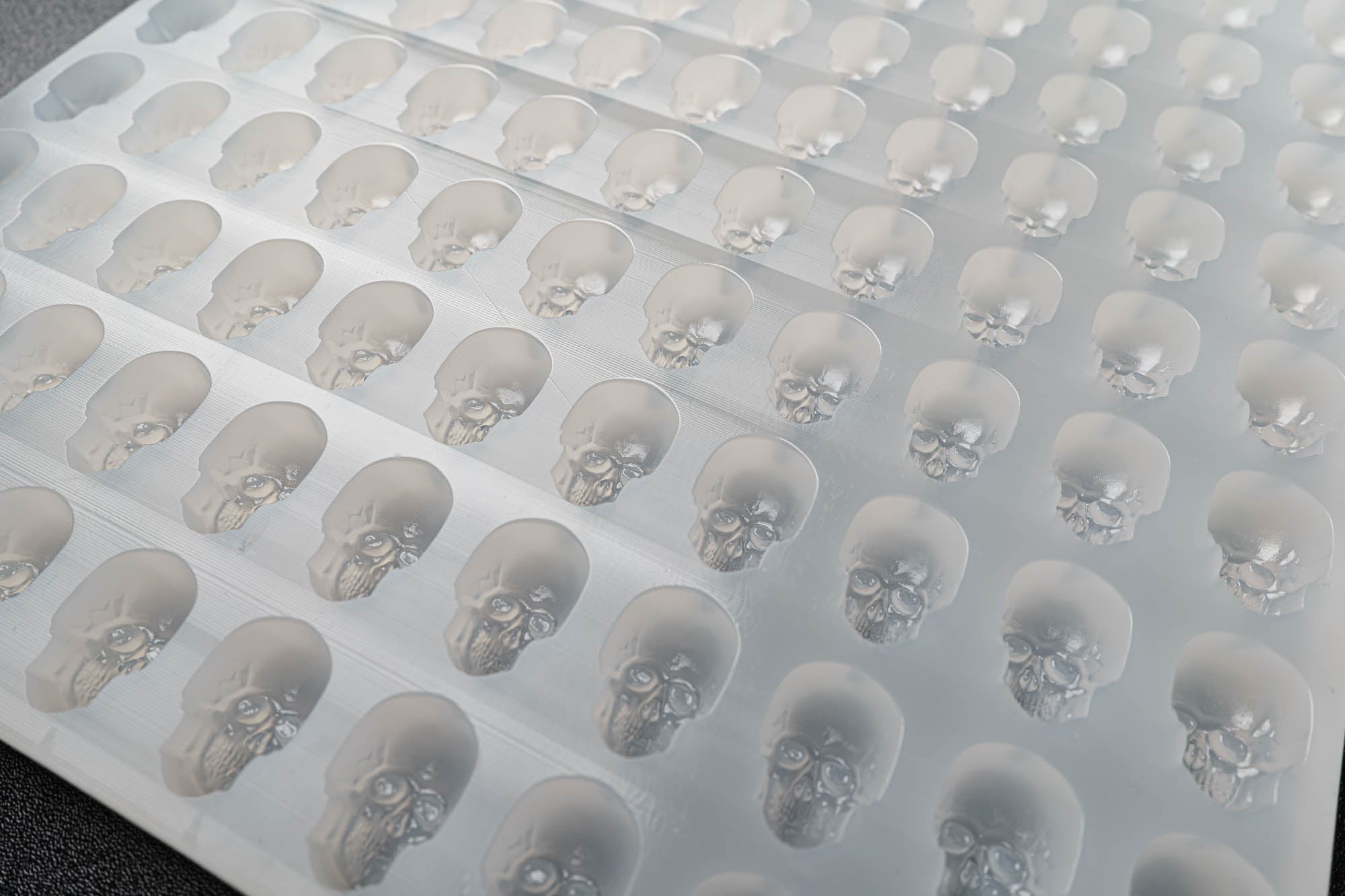 3mL Anatomical Skull Candy Depositor Mold - 132 Cavities - 23803