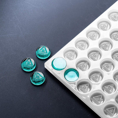 1mLCircleCandyGummyDepositorMoldMassachusettsMaineTHCTriangleSymbol192cavities100percentsiliconetransparentmoldbluecandies